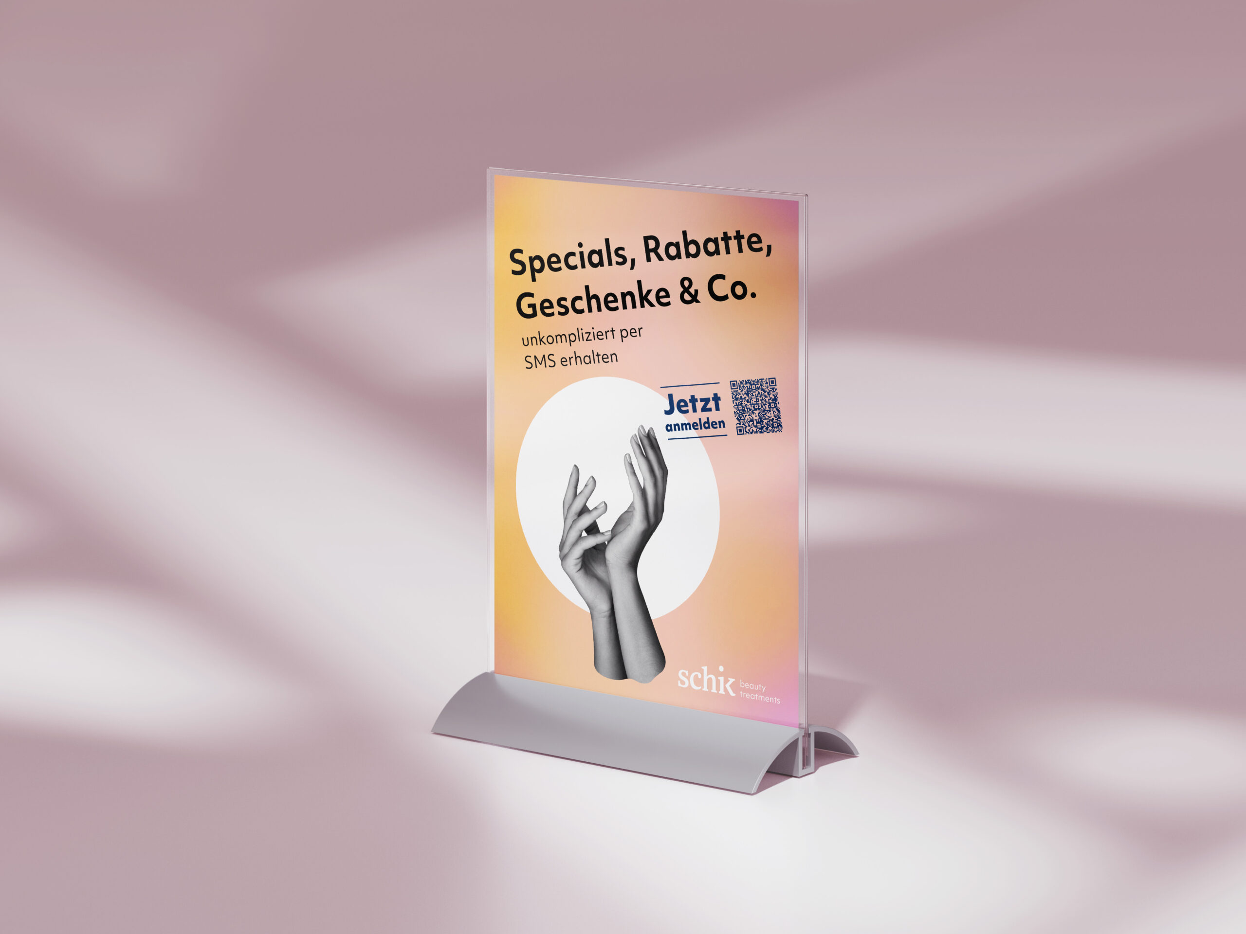 Schik_Aufsteller_Mockup_2025_se